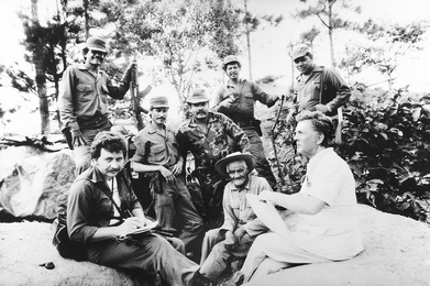 И.С. Глазунов с солдатами никарагуанской армии