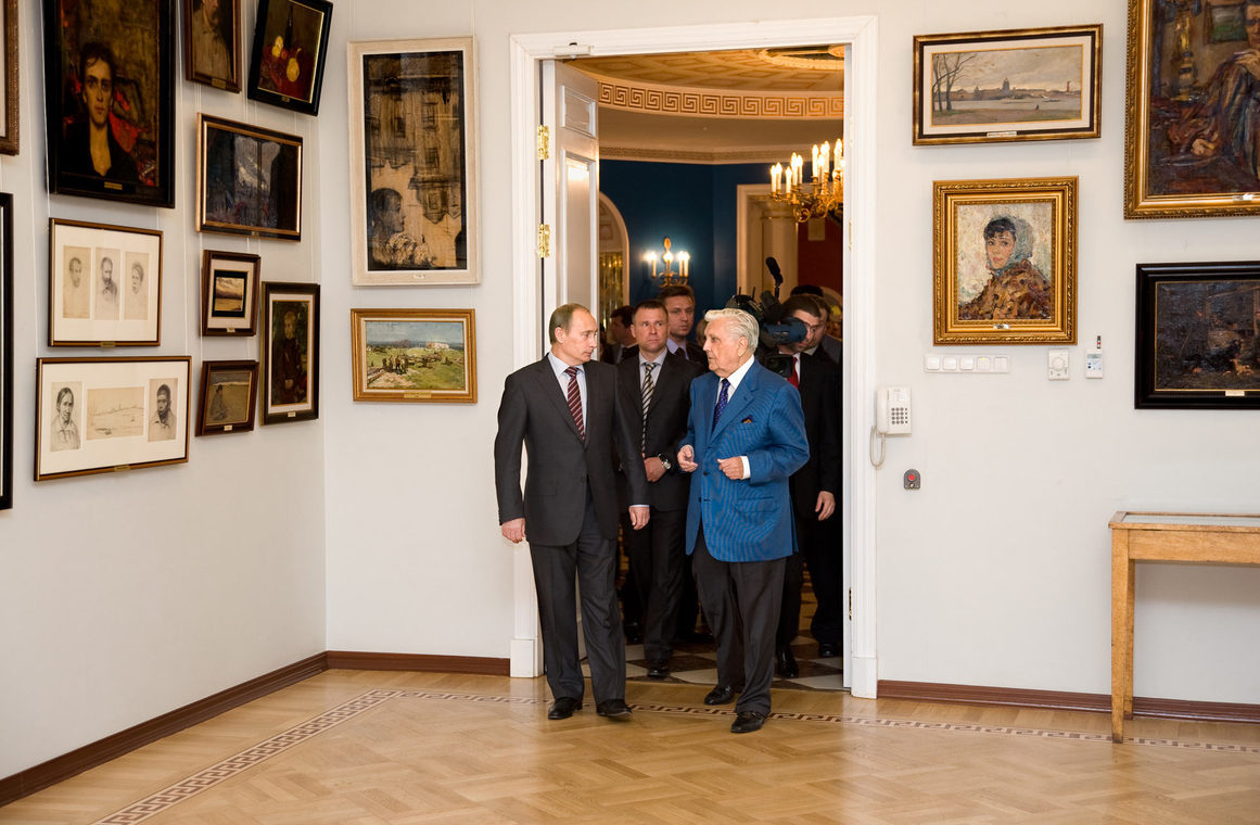Владимир Владимирович Путин и Илья Сергеевич Глазунов в Галерее художника на Волхонке